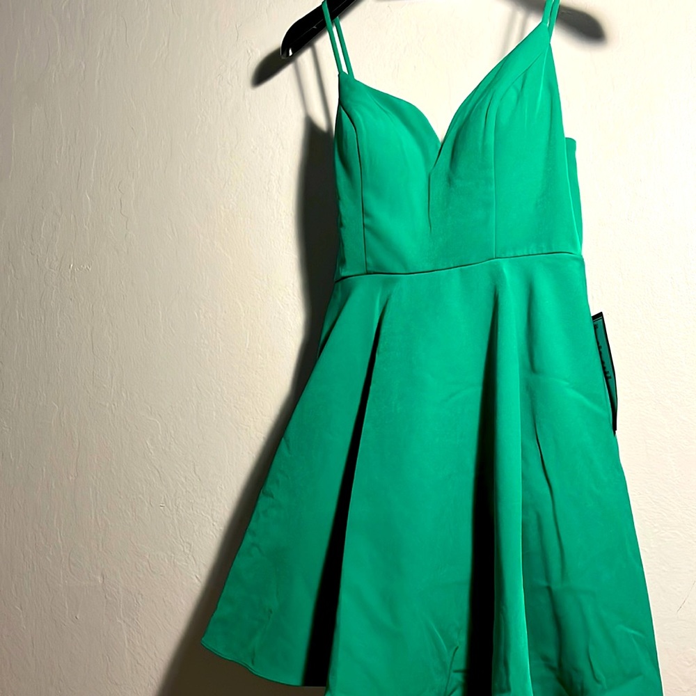 Green dress(never worn)